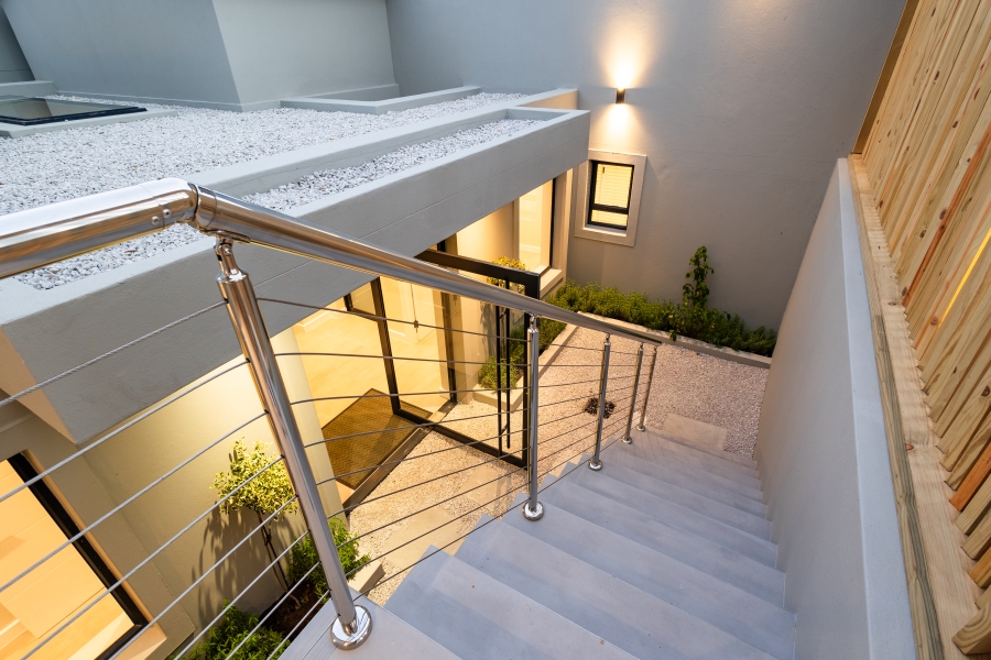 6 Bedroom Property for Sale in Brackenridge Western Cape